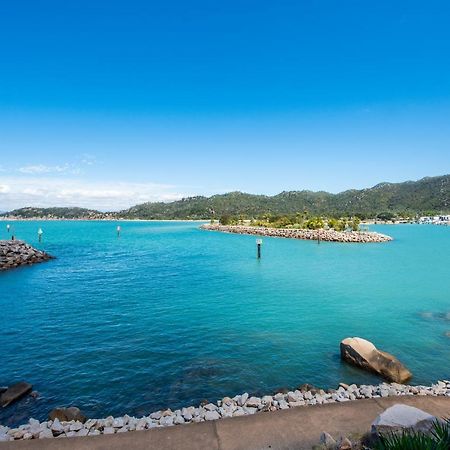 One Bright Point - Stunning Water Views Daire Nelly Bay Dış mekan fotoğraf